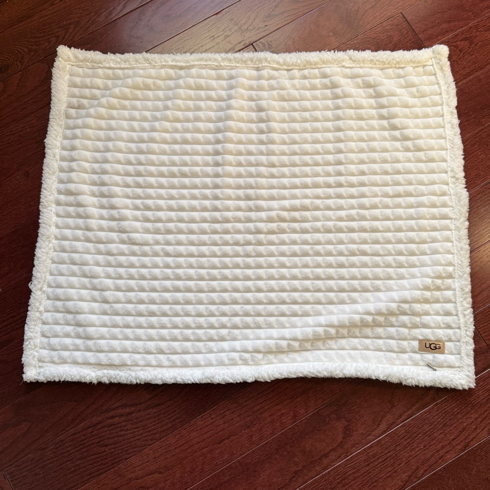 UGG White Quilted Cream Sherpa-Trim Pillow Case NWOT